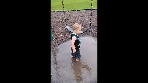 Cute baby water fails ooooppsiee..😂😍