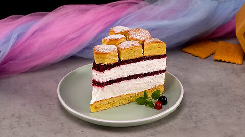 Irresistible Layered Berry Cream Cake – A Dessert to Fall in Love With! 🍰✨