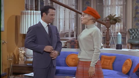 Superagente 86 - T01E11 - Demasiados Jefes (1965)