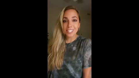 Singer Songwriter Lindsay Kaye Uses Best Kratom from ETHA