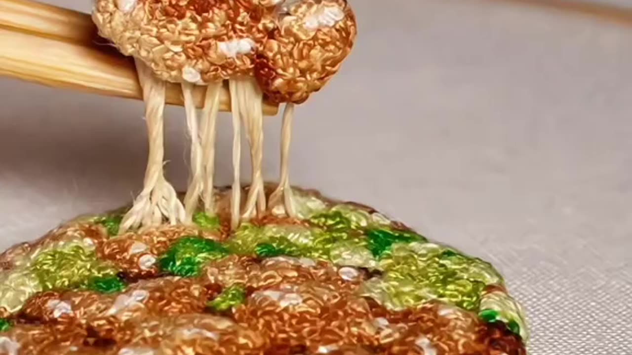 From realistic😍😲 pizza slices to Menke objects, artist ipnot brings stitchesto life.