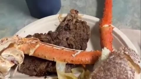 🔥🔥🔥 American Troops, Surprised by Steak & Lobster, Speculate on Israel-Iran Conflict Deployment