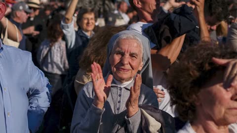 Emotional scenes from St. Peter's Square as new pope is elected