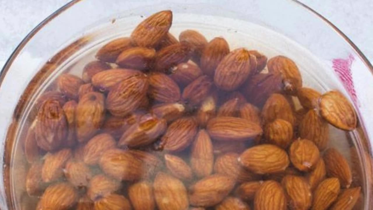 गर्मी में बादाम खाने के तीन ज़बरदस्त फायदे#health #shorts #viral #trending #like #fact #reels