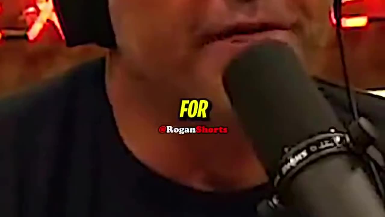 That time Joe Rogan COOKED a CNN “doctor” that was trying to convince him to get the COVID vaccine…