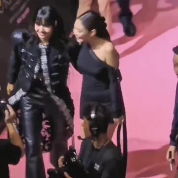 Blackpink Lisa and Jennie 2025