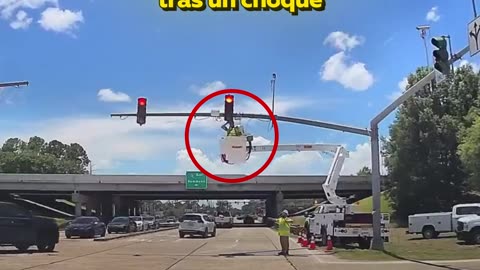 Trabajador eléctrico, atropellado por un camión en Luisiana