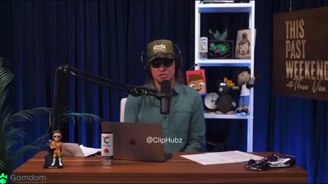Theo Von explaining why he hates French people gotta be the FUNNIEST thing I’ve ever seen.. 😭💀