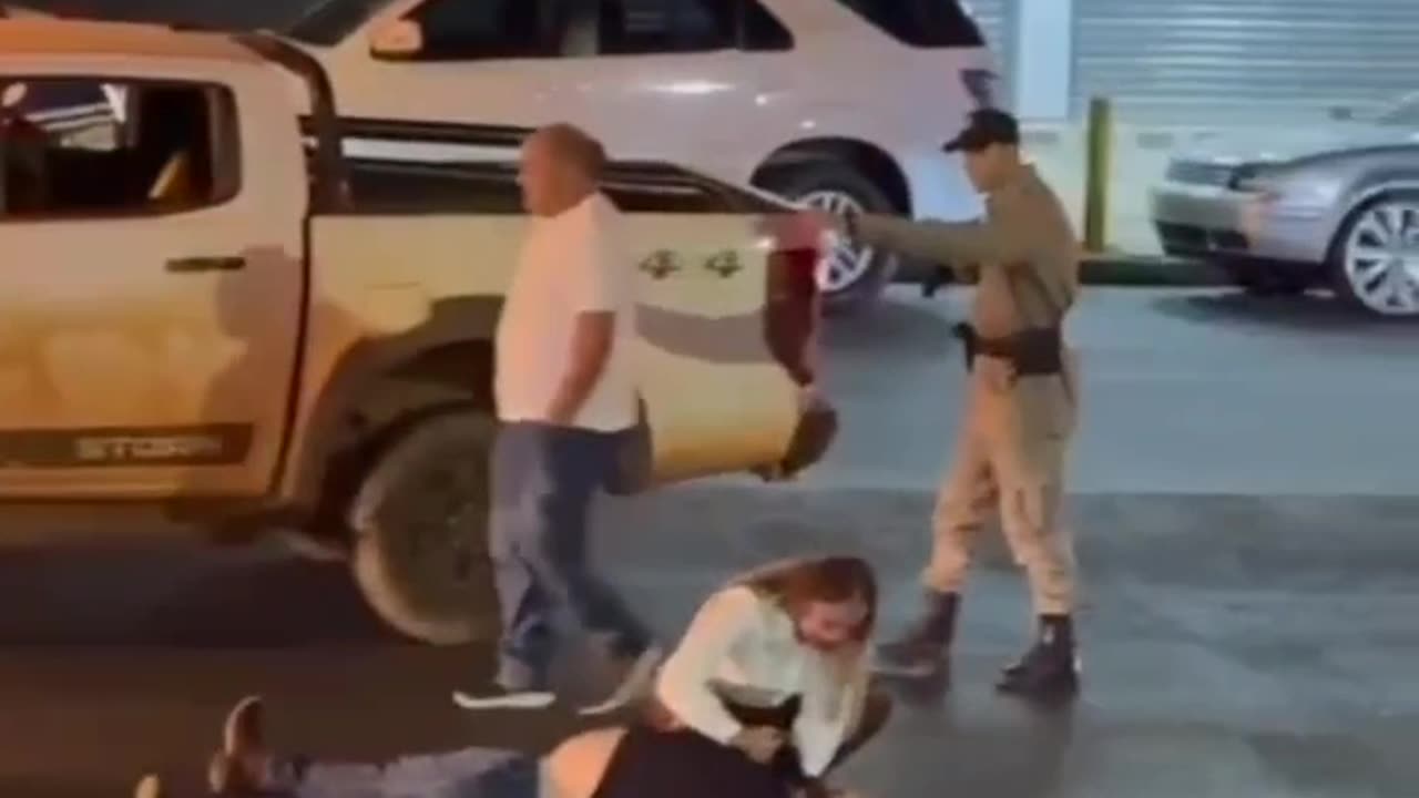 Knocked Him Out and Coned Him Off...😂