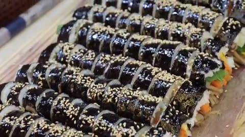 From a 1㎡ Stall to a Market Legend! Grandma’s Gimbap Sells 1,000 Rolls Daily