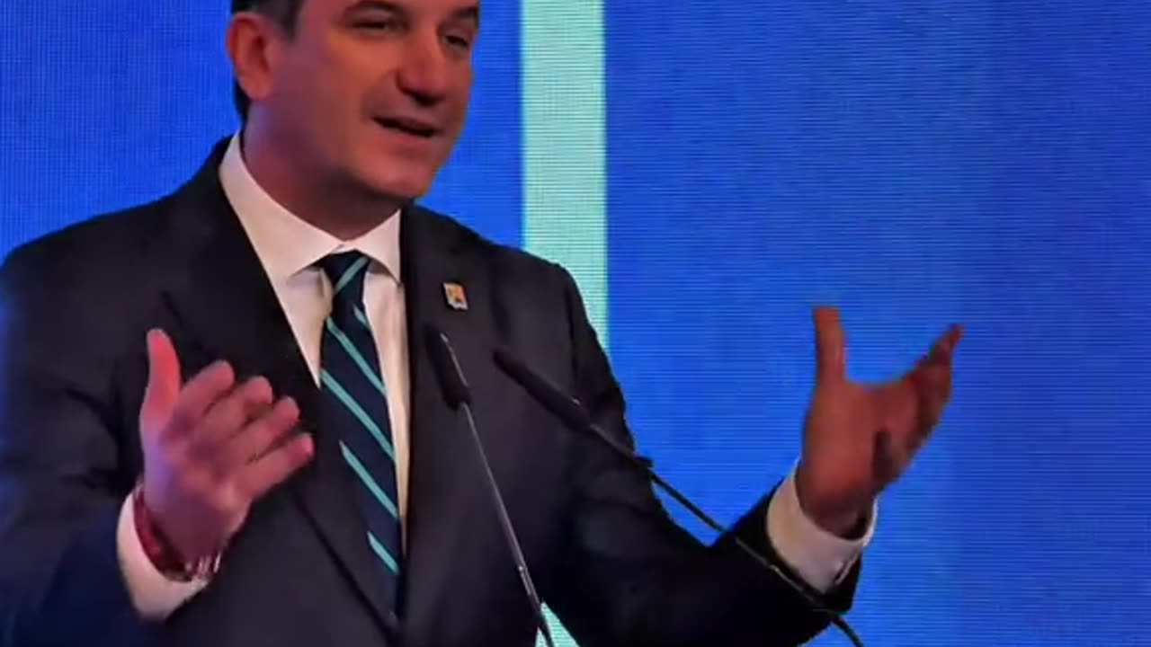 Veliaj mesazh të koduar Ramës: Karma do të ta kthejë herat a vonë