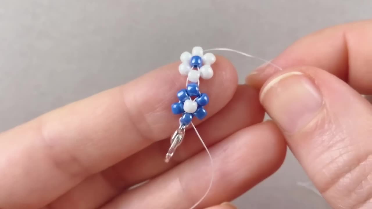 How to make a beautiful bracelet