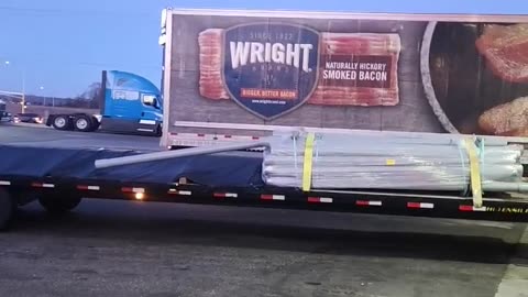 ALWAYS CHECK YOUR LOAD #ourtruckinglife #reallifetruckers #truckdrivers #atruckerslife #truckdriver
