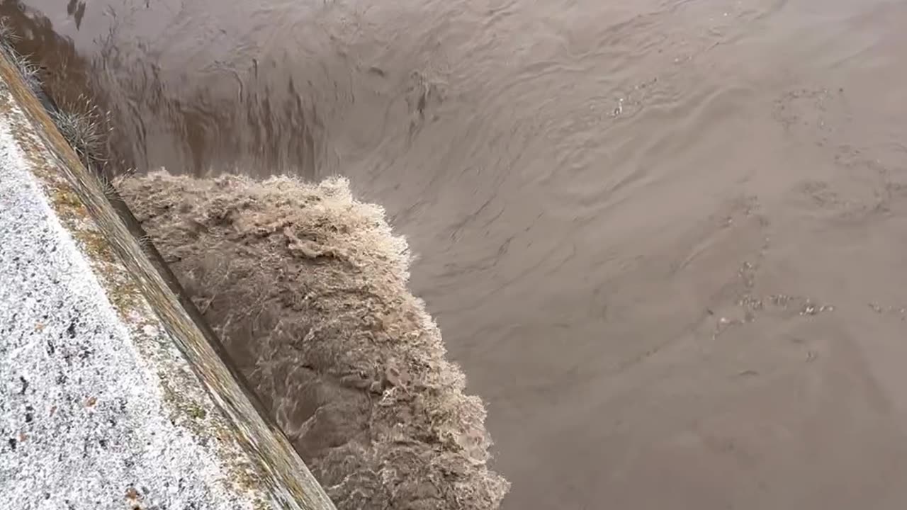 Frio River Flood Before And One Hour Later