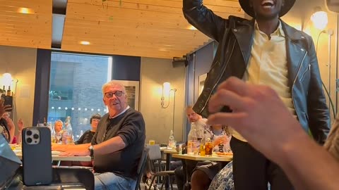 اجرای آهنگ پدر خوانده