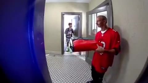 Pizza guy encounters bad neighbour