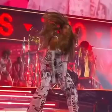 BLUE IVY'S FACIAL EXPRESSIONS, HER CHOREO, & CONFIDENCE HERE... Y'ALL SHOULD BE SCARED OMFG😭😭😭