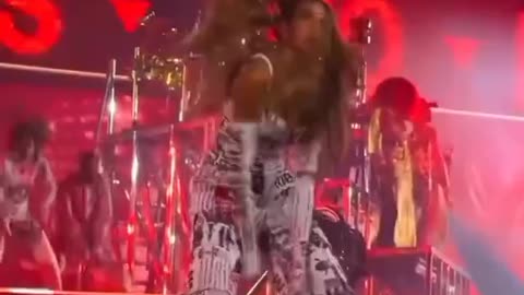 BLUE IVY'S FACIAL EXPRESSIONS, HER CHOREO, & CONFIDENCE HERE... Y'ALL SHOULD BE SCARED OMFG😭😭😭