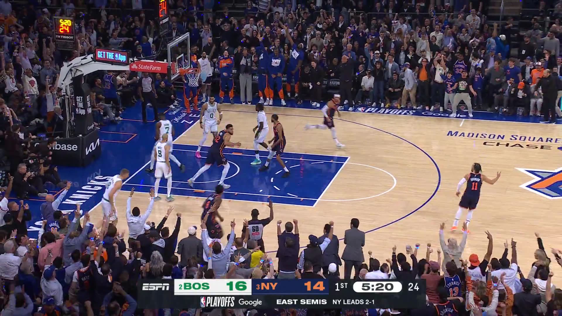 NBA - Hart with the incredible contest in the corner ๐