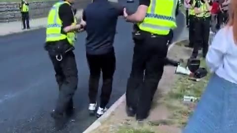 MAN ARRESTED IN THE UK FOR SAYING "I LIKE BAKON."