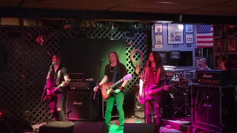 Christian shields ( live)