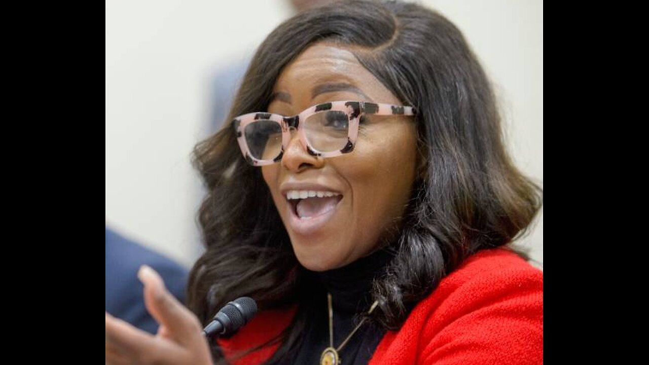 Rep. Crockett Ripped For Cutting Airline Boarding Line