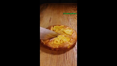 Pineapple bread made with pineapple is full of pineapple flavor.