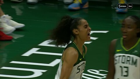 👀 Skylar Diggins CRASHES OUT at team for not hustling back after she picks up foul | WNBA basketball