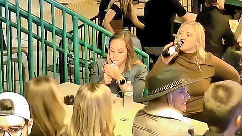 Candid Sexy Smoking Woman 783