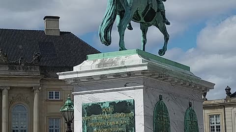🚶‍♂️ Walking Through Copenhagen | Palaces, Statues & Royal Guards 🇩🇰✨