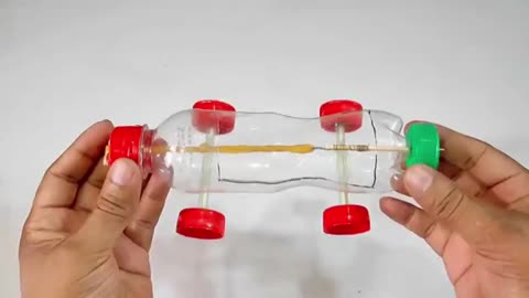 Make propeller cars from plastic bottles | Rubber band powered car.