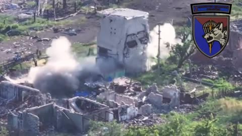 Ukrainian Soldier Tosses Explosive Charge into Concrete Tower Block