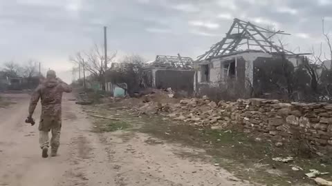 🤬💣 3 Russian air bombs strike village Gremyach in Chernihiv region this morning.