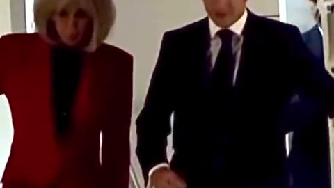 French President Macron gets slapped by his wife after she got angry with him live