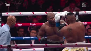 Heavy weight gets his hair beat off of him.