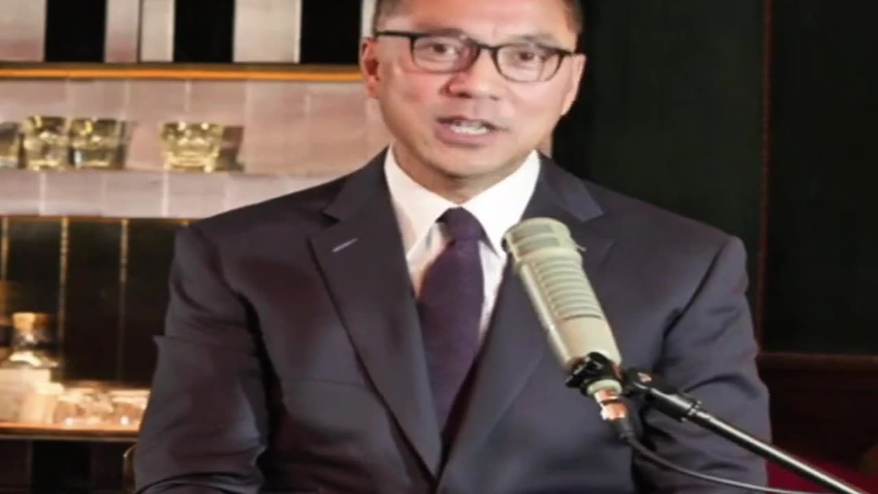 20201202文贵先生直播: #川普 总统一生只有灭共才能让他成为伟大的美国总统(华盛顿级);只有行动,彻底灭共,他才能安全;只有在灭共的问题上走得越快越好,他才越安全