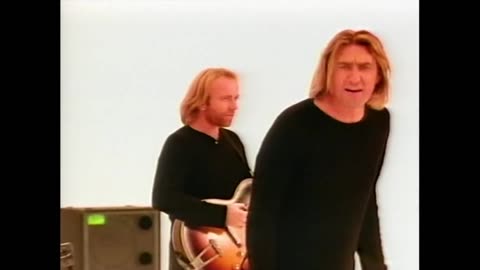 DEF LEPPARD - When Love And Hate Collide ( OFFICIAL MUSIC VIDEO )