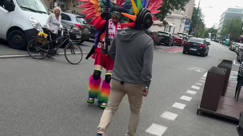 Kiedyś Bronisław miał orła z czekolady. Dzisiaj Rafał ma tęczowego orła.