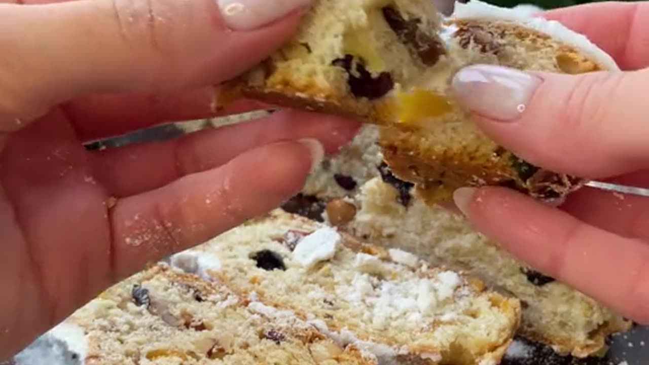 CHRISTMAS DRESDEN STOLLEN (with yeast)