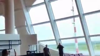 Pánico en aeropuerto tras terremoto de magnitud 8.8 en Kamchatka, Rusia