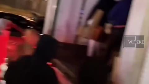 Memphis Youfs casually looting a FedEx truck.