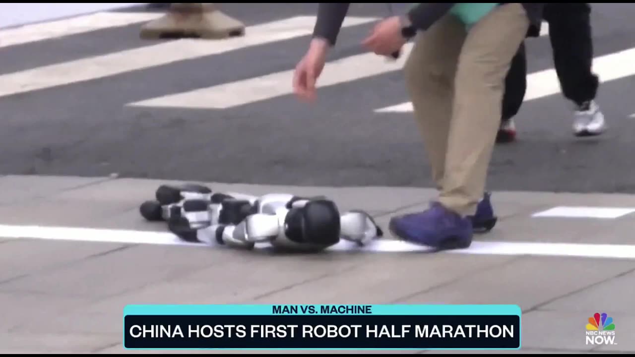 ROBOT RACERS and kissing machines...