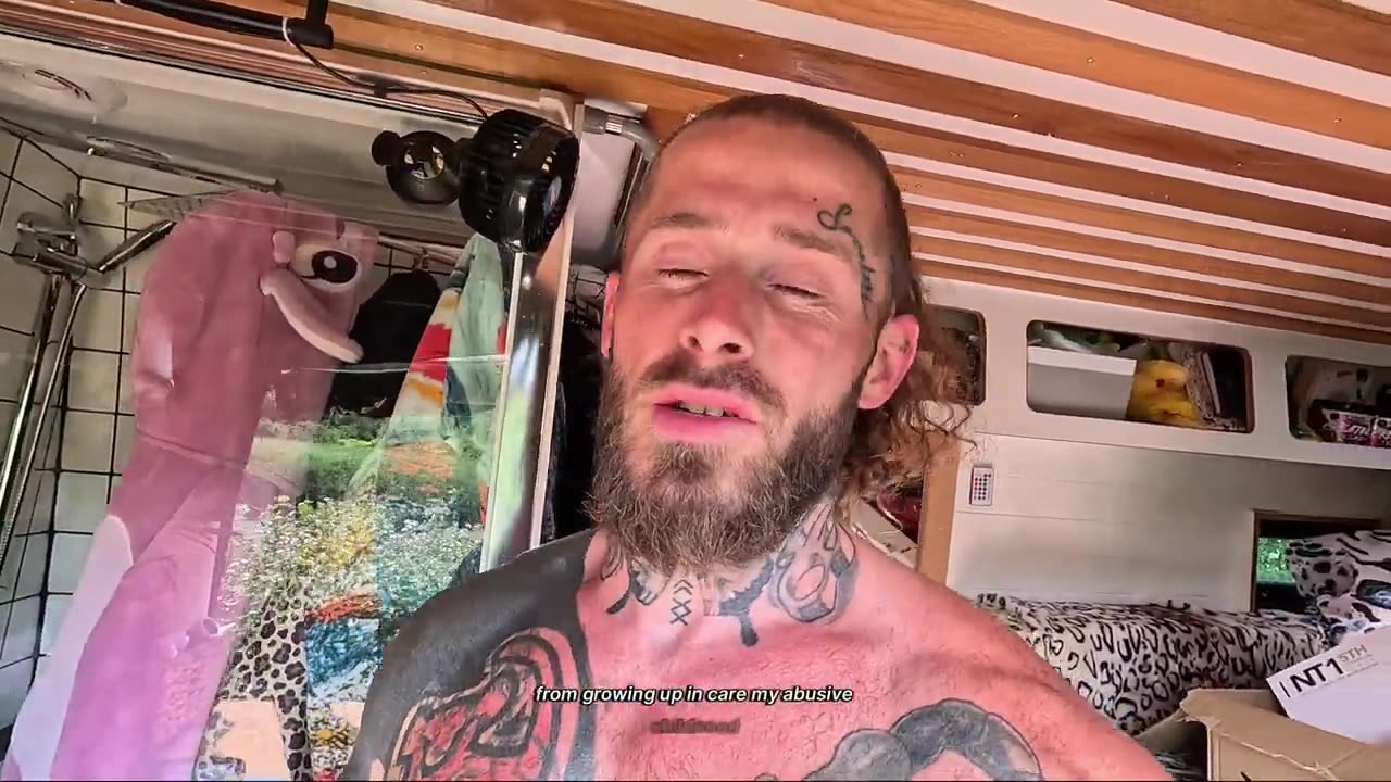 Why I CHOOSE To Be Homeless - Making Music On The Road