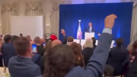 “MAYBE WE‘LL PAY OFF THE $35 TRILLION US DEBT IN CRYPTO. I‘LL WRITE ON A LITTLE PIECE OF PAPER