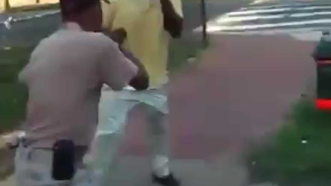 Fight Between Old Heads Ends With A Vicious Knockout | Elder Street Fight