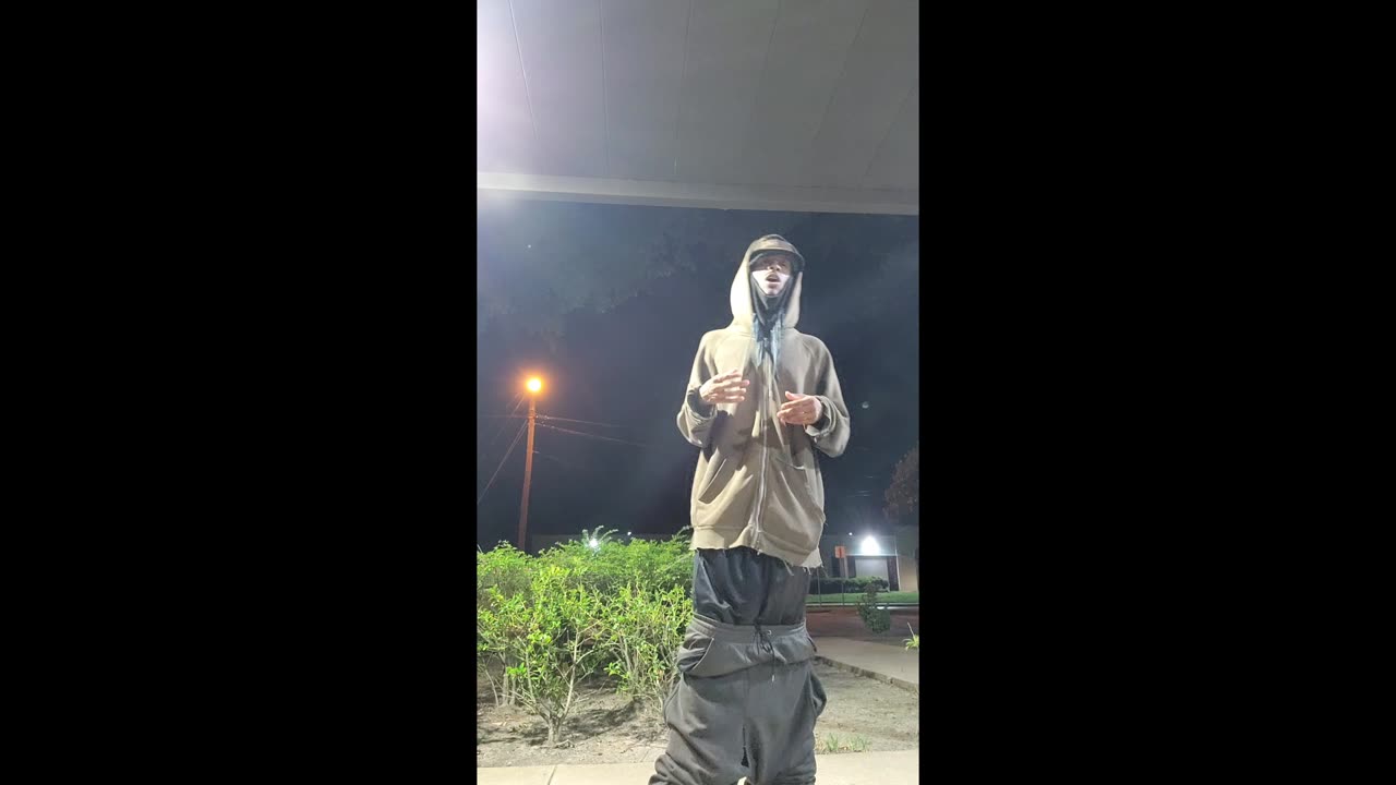 IN WAR STEPP OUT BE A GAME CHANGA MAKE PEOPLE TURN CHERE HEADS AN REMEMBER DA TRUTH IN DA WRLD💪🏾🔵