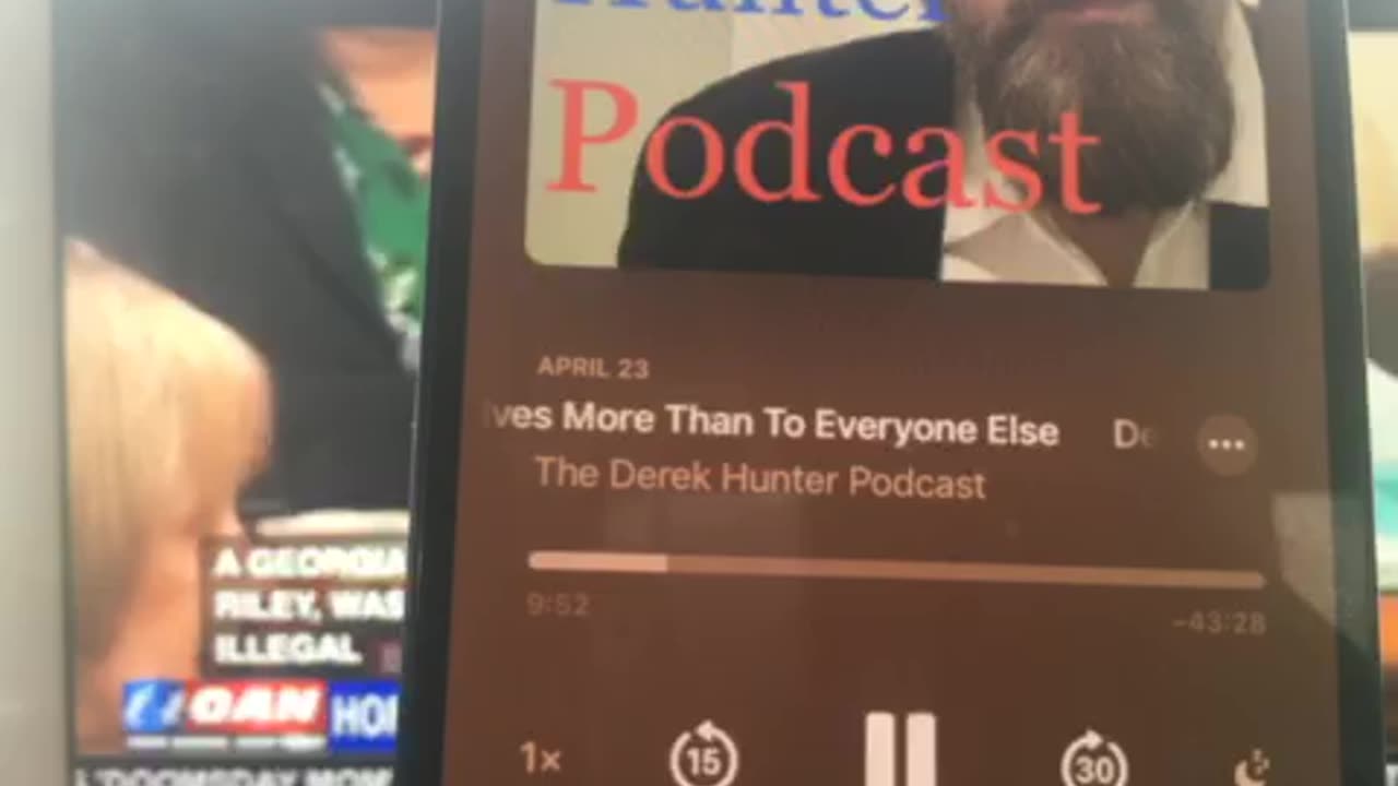 Derek Hunter 04/23/25 p 01 democrats might lie to themselves a clown show