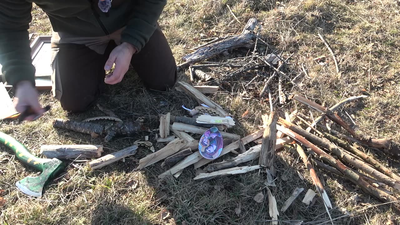 Icoanele ard, nu sunt sfințite, ci sunt o Minciună, este scris