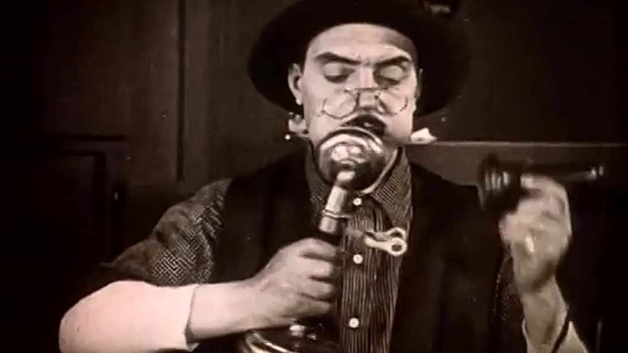 Seven Years Bad Luck (1921)