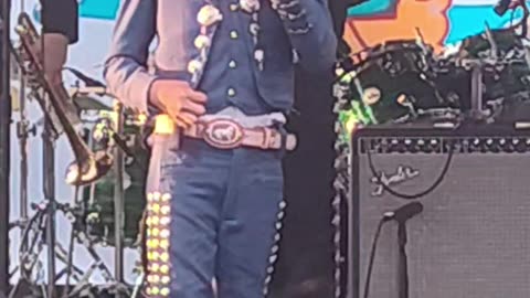 Niño cantante Jonathan Cazares celebrando la Independencia de México.